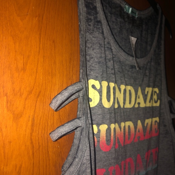 Maurices sundaze gym tee size M NWT - Picture 5 of 8